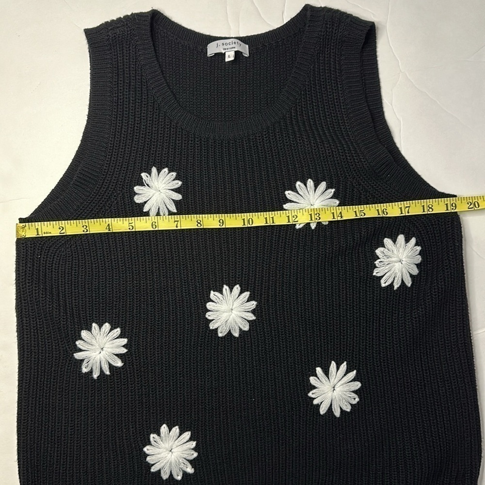 J. Society New York Sleeveless Crew Dark Floral Sweater Black Women’s Size Large - Picture 6 of 6